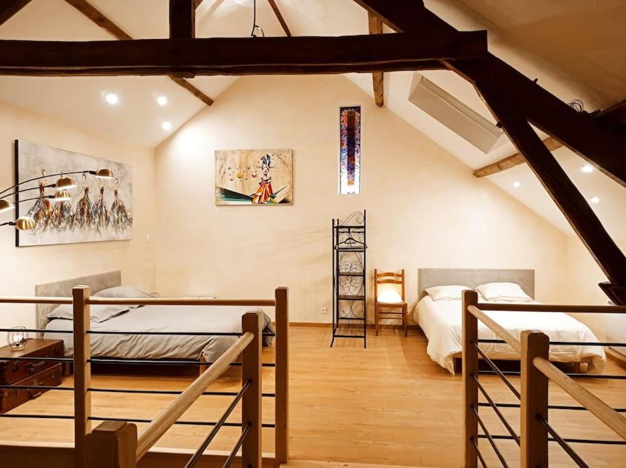La Grange De Marie A St Angel - Magnifique Grange Renovee En Loft Pour 1 A 6 Pers Villa Saint-Angel  Екстериор снимка