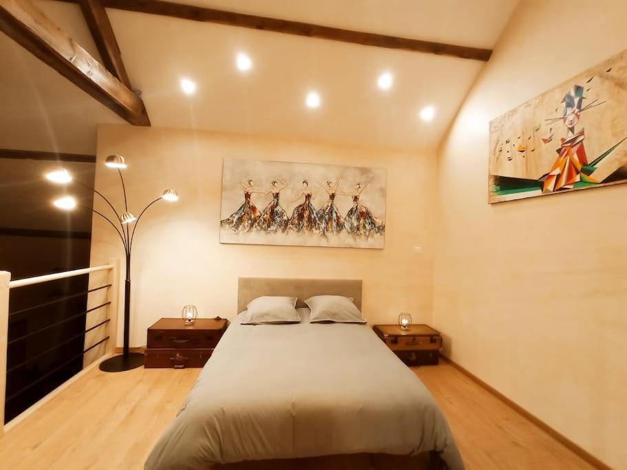 La Grange De Marie A St Angel - Magnifique Grange Renovee En Loft Pour 1 A 6 Pers Villa Saint-Angel  Екстериор снимка