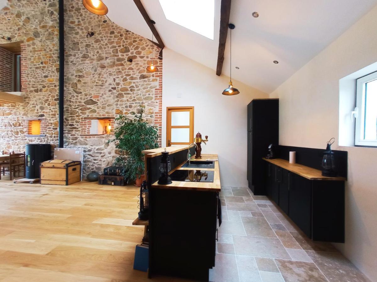 La Grange De Marie A St Angel - Magnifique Grange Renovee En Loft Pour 1 A 6 Pers Villa Saint-Angel  Екстериор снимка